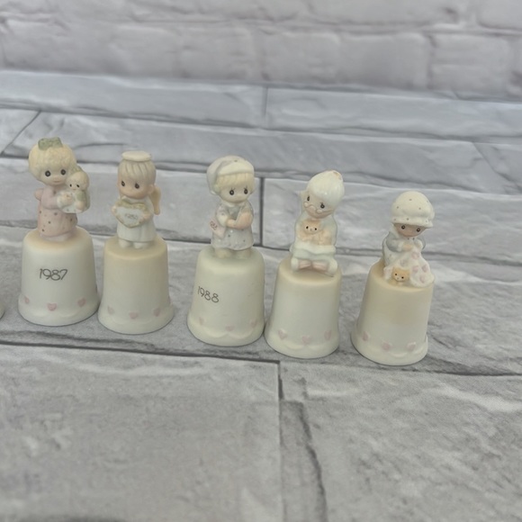 Precious Moments VTG thimbles discontinued figurines - Picture 4 of 13